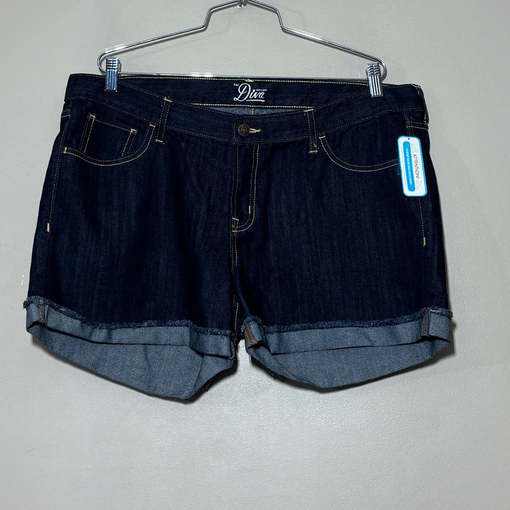 NWT Old Navy Diva Denim Shorts Women’s Size 16 Blue Mid Rise Jean Shorts